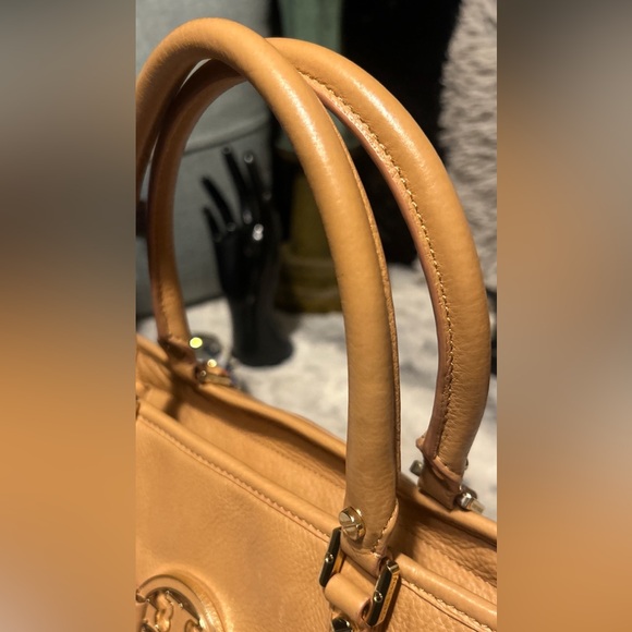 Tory Burch Amanda Classic Hobo Bag (Camel Pebbled Leather) - Picture 10 of 12